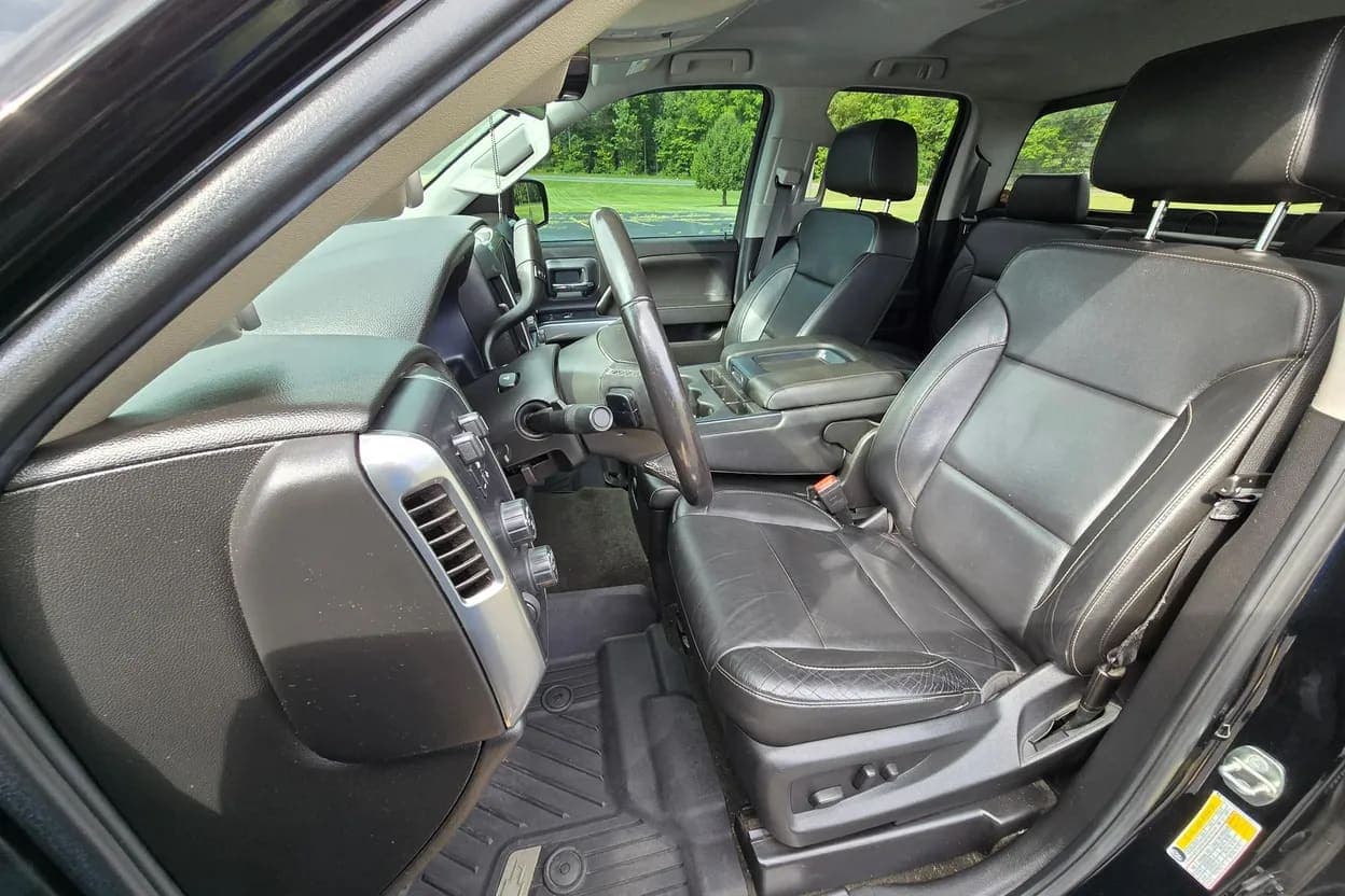 2018 Chevrolet Silverado 1500 LT, view