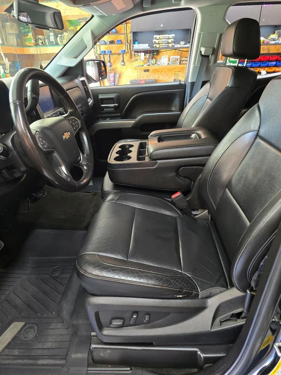 2018 Chevrolet Silverado 1500 LT, view