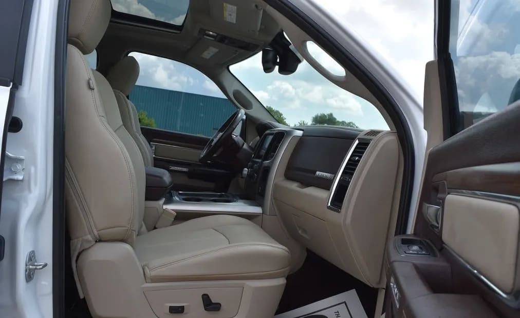 2018 Ram 1500 Laramie-Edition, view