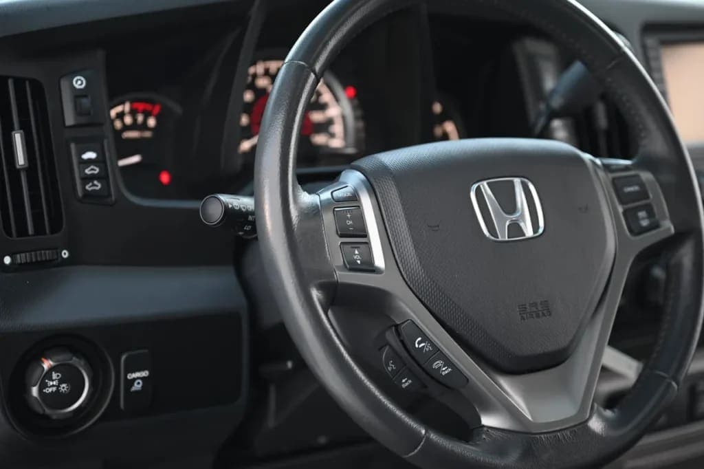 2010 Honda Ridgeline RTL, view