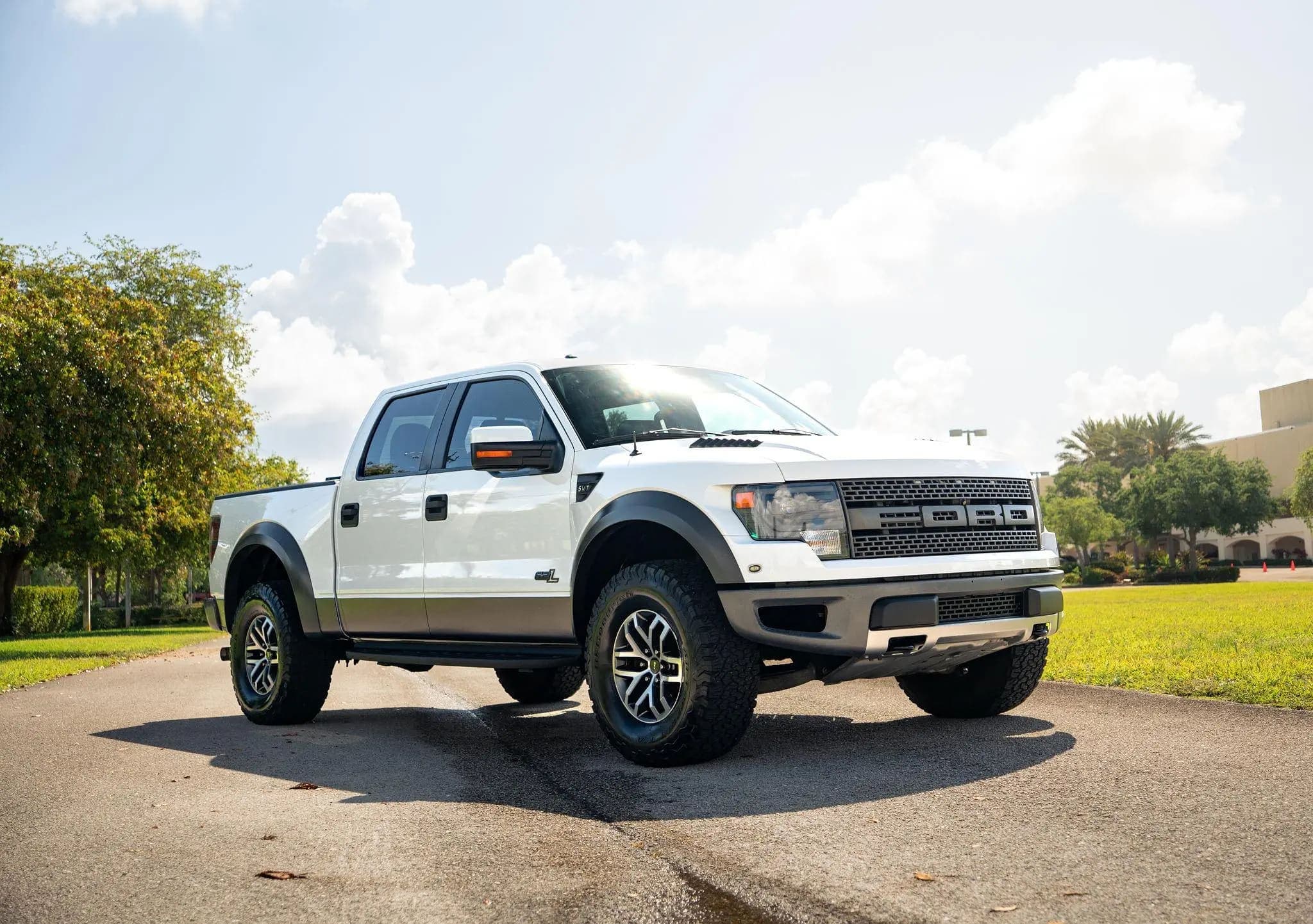 2014 Ford F-150 SVT Raptor SuperCrew, view