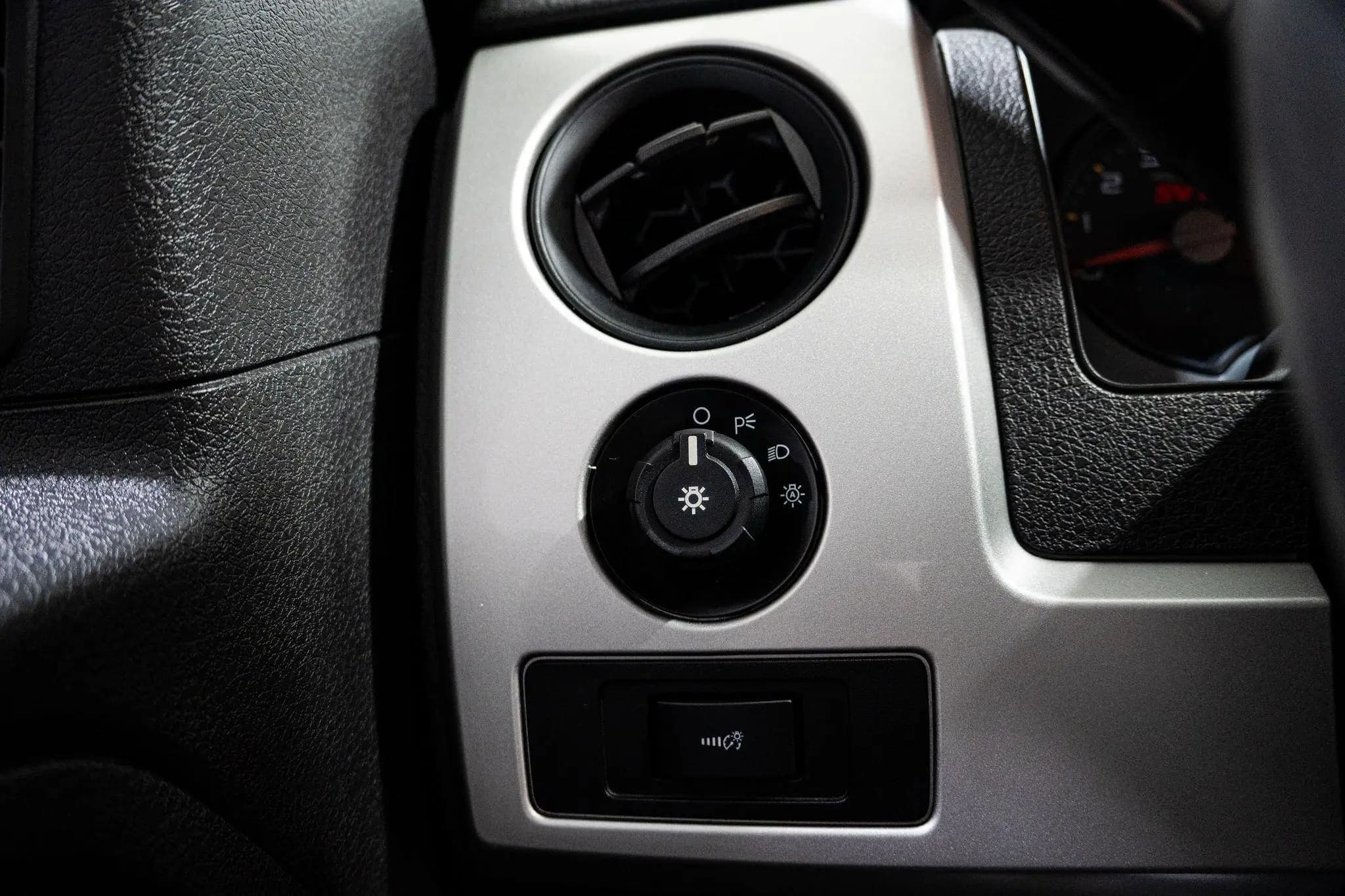 2014 Ford F-150 SVT Raptor SuperCrew, view