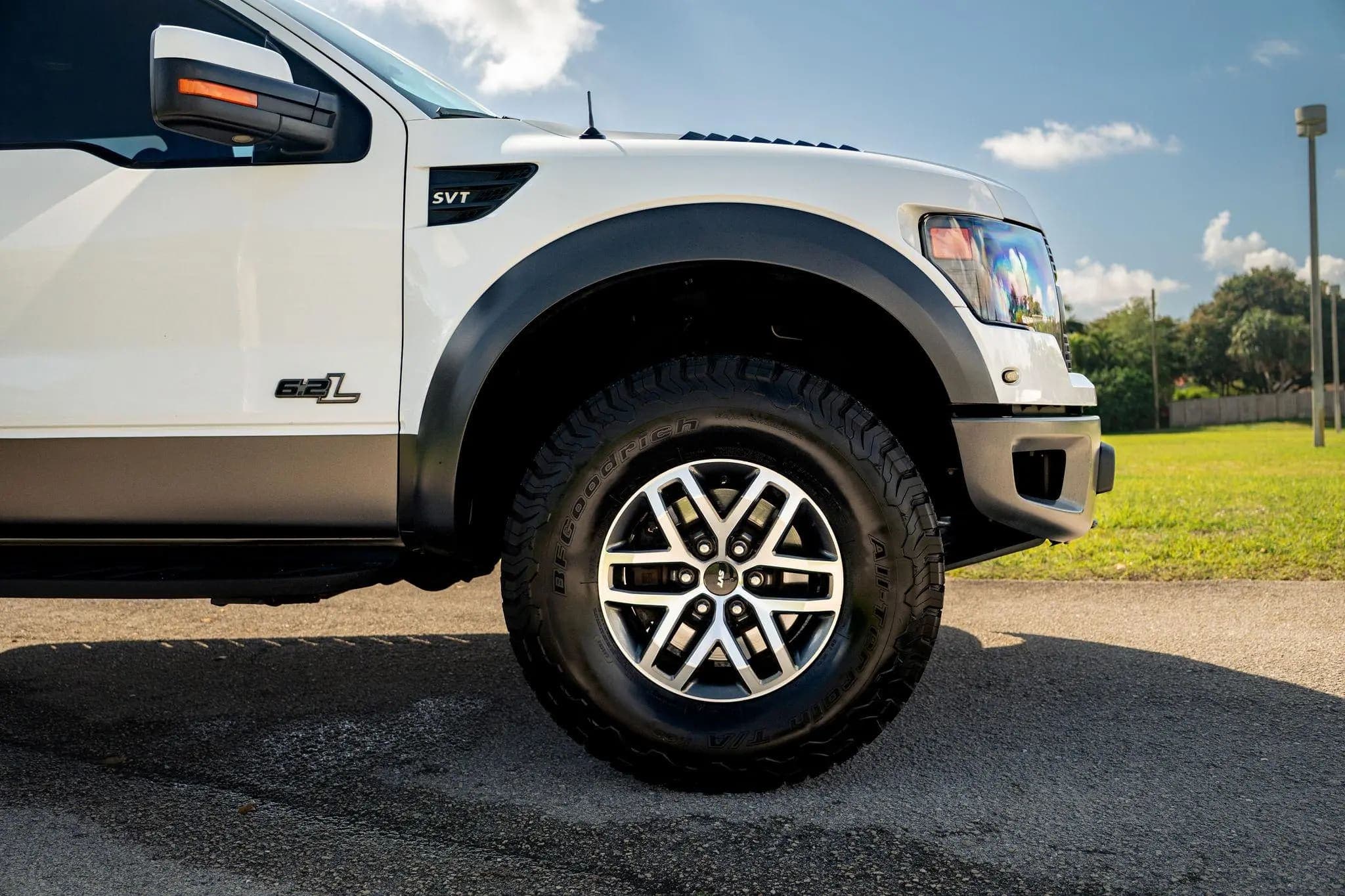 2014 Ford F-150 SVT Raptor SuperCrew, view