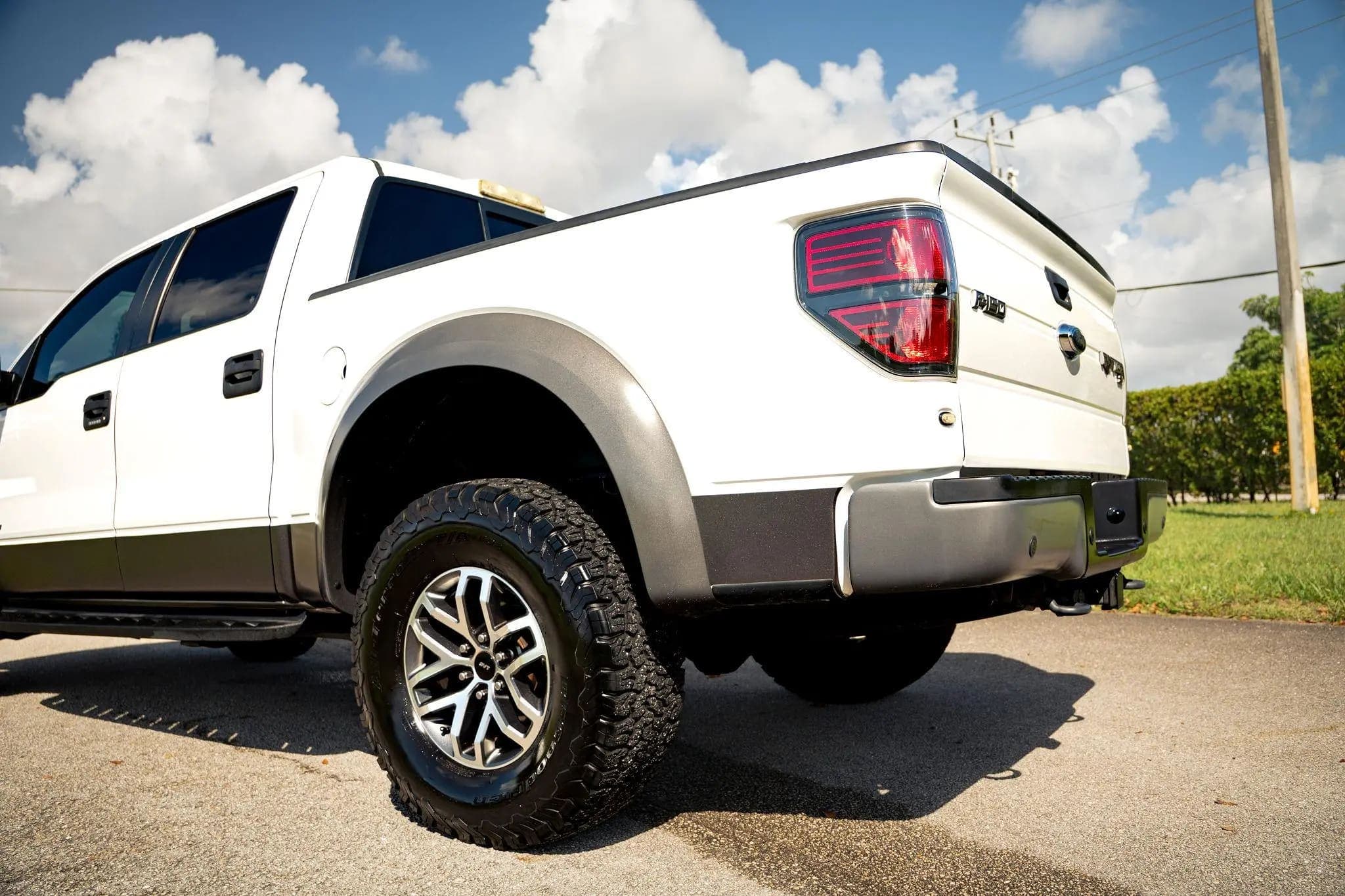 2014 Ford F-150 SVT Raptor SuperCrew, view