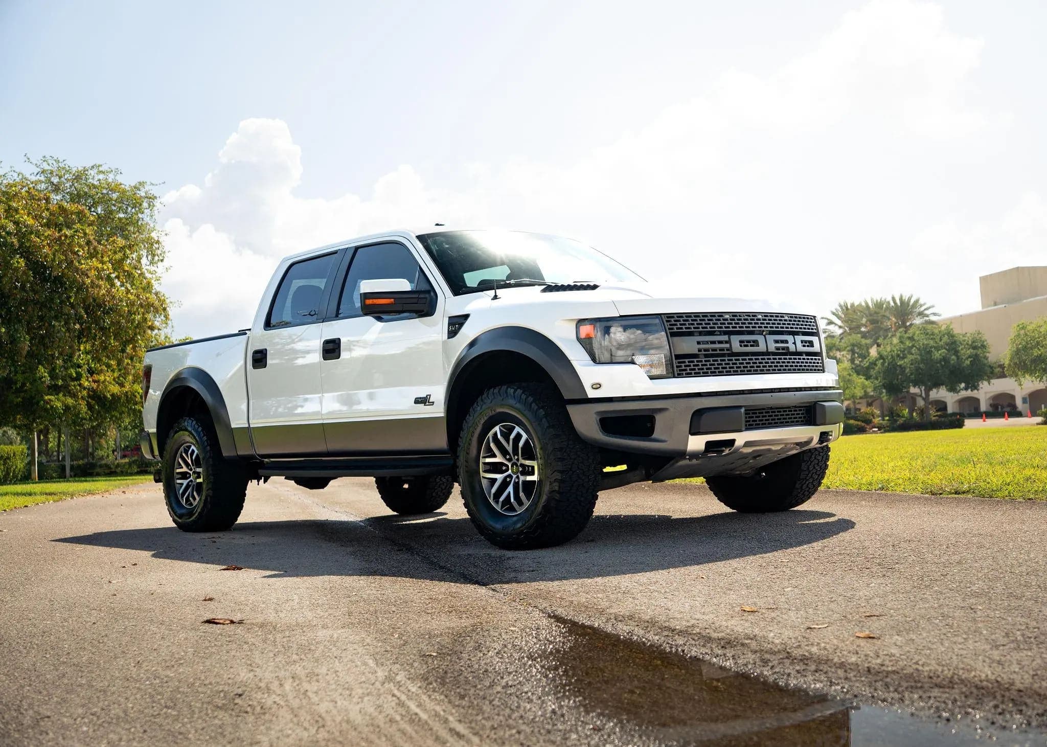 2014 Ford F-150 SVT Raptor SuperCrew, view