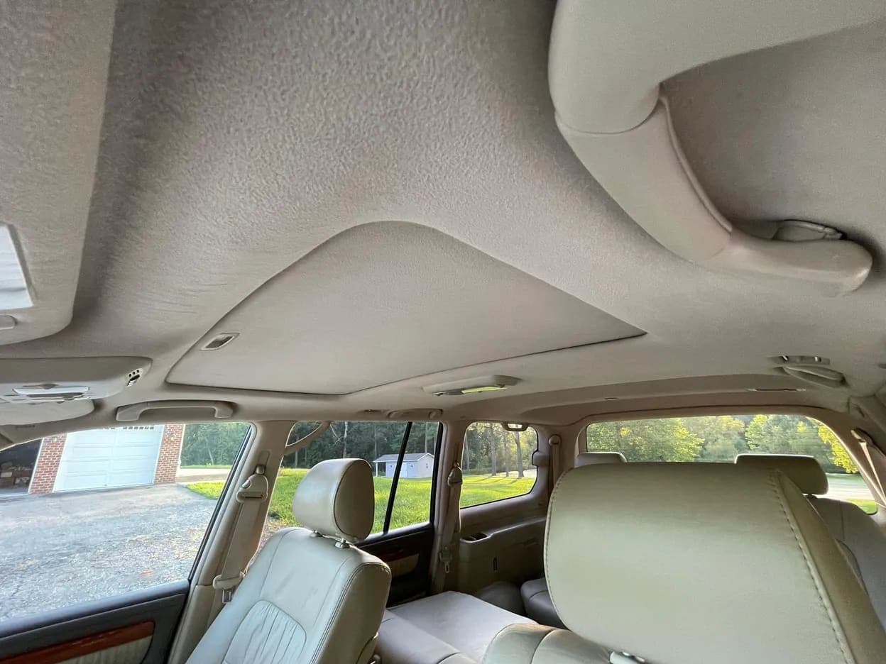 2004 Lexus LX 470, view