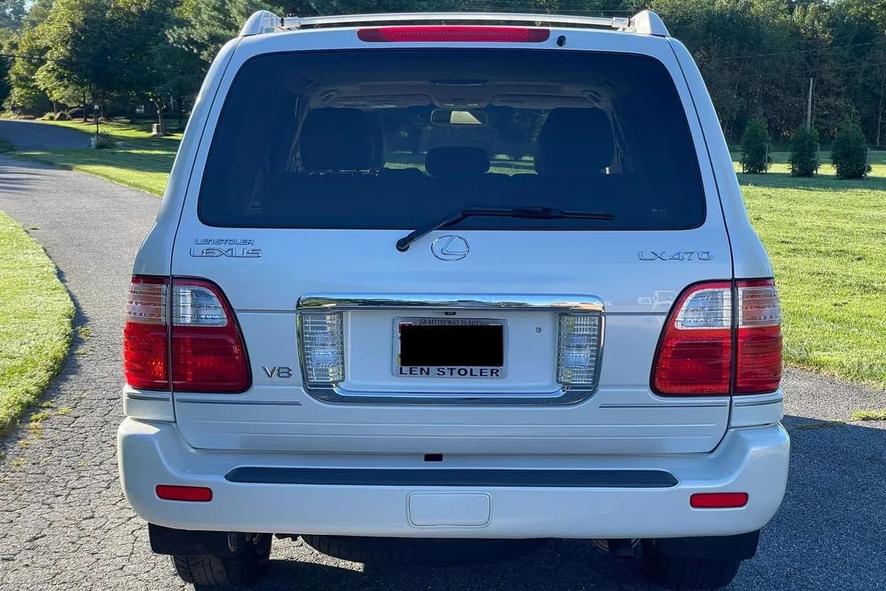 2004 Lexus LX 470, view