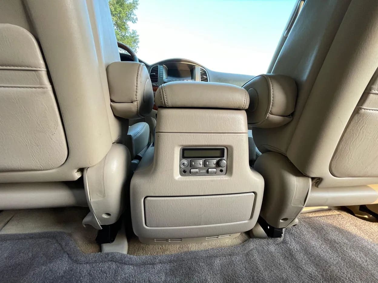 2004 Lexus LX 470, view