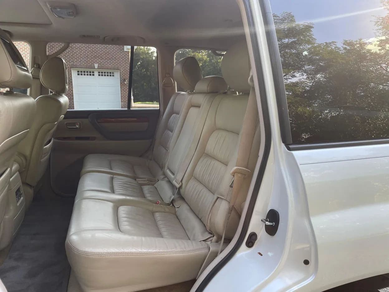 2004 Lexus LX 470, view