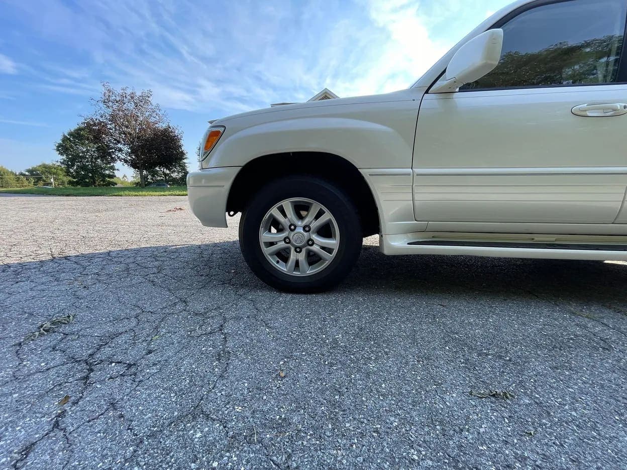 2004 Lexus LX 470, view