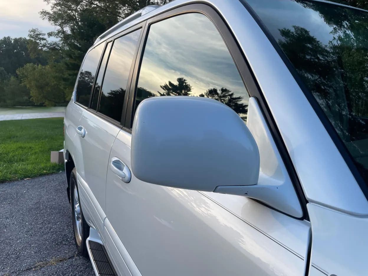 2004 Lexus LX 470, view