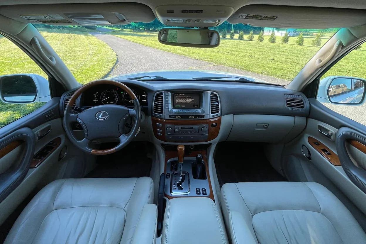 2004 Lexus LX 470, view